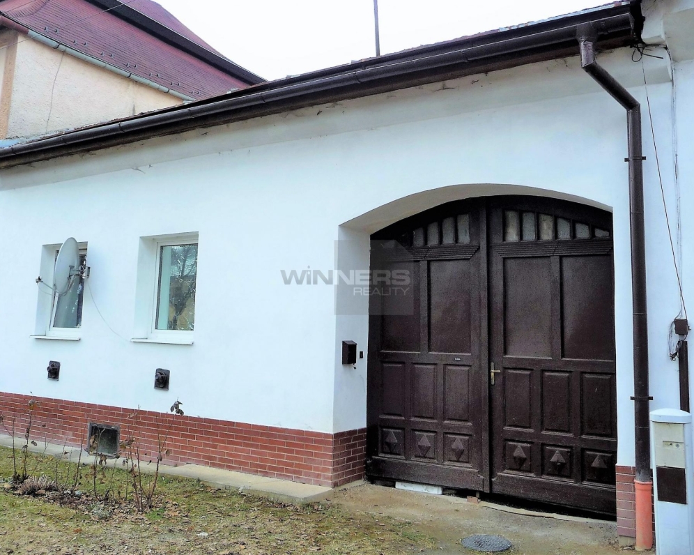 PREDANÉ: Exkluzívny predaj rodinného domu v Slovenskej Ľupči s veľkým pozemkom